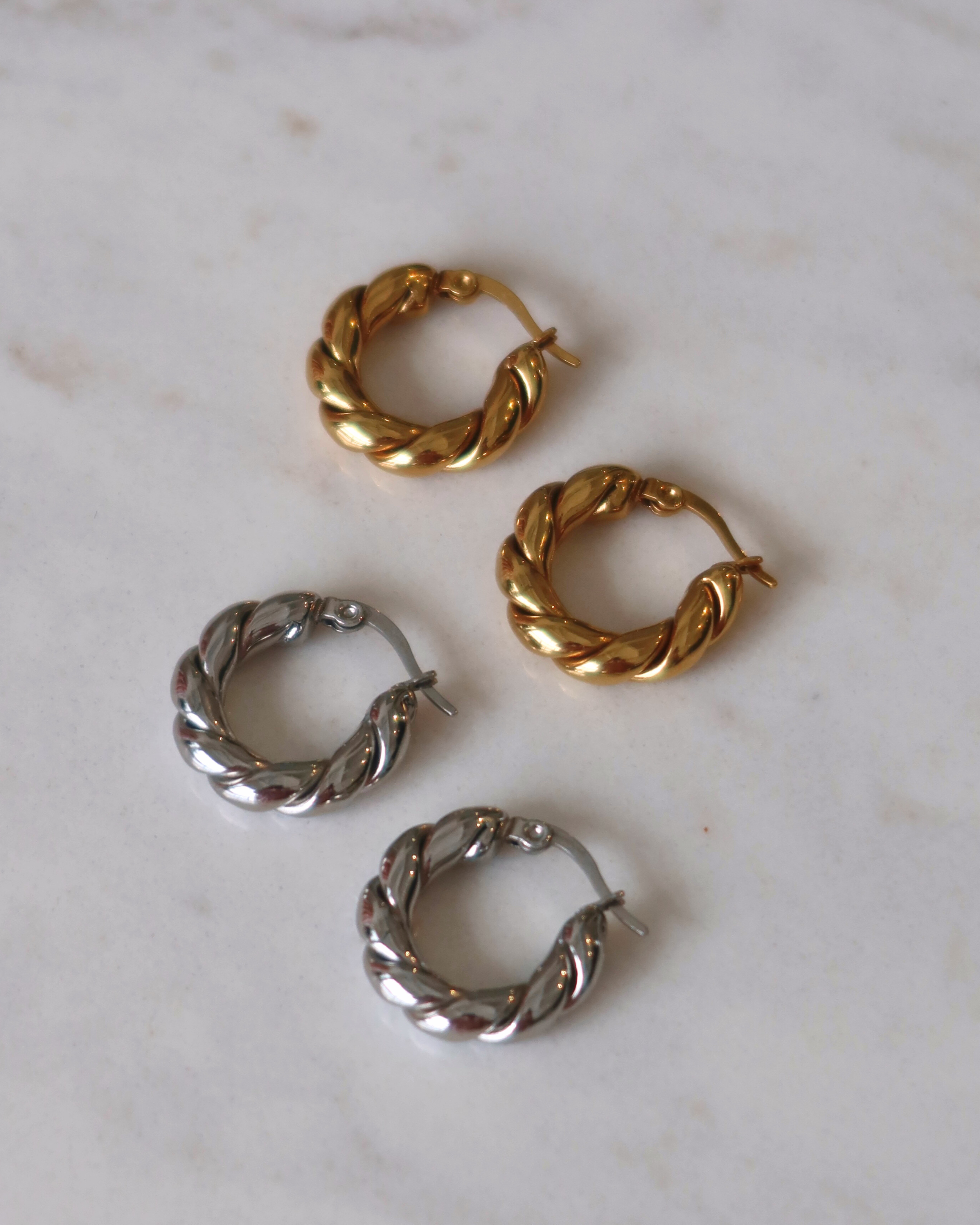 Les boucles d'oreilles Estel